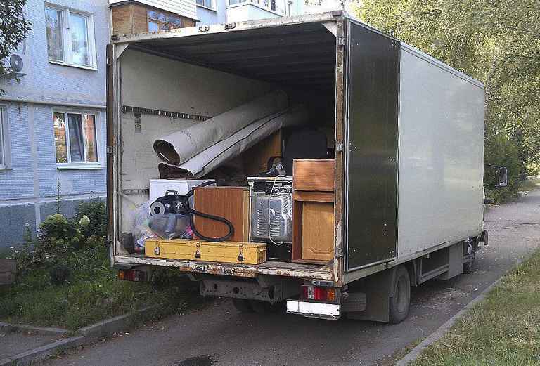 Заказ грузового автомобиля для отправки личныx вещей : спецодежда из Тольятти в Химки